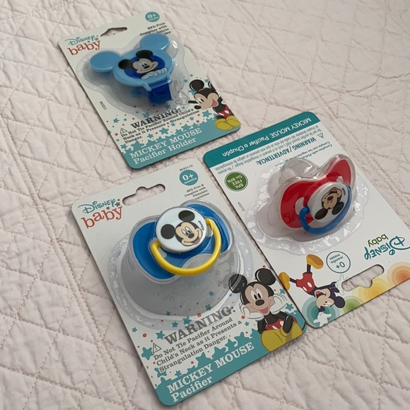 {NWT} Disney | Disney Baby Mickey Mouse Pacifier Set & Holder BPA Free 0+ Months - Picture 4 of 13
